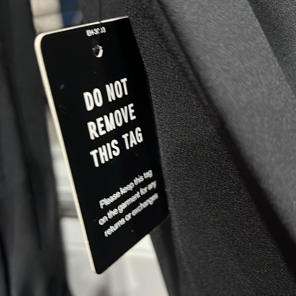 Express black dress high neck  M new w/tag
30% POLYESTER LINING:
100% POLYESTER - Picture 10 of 10